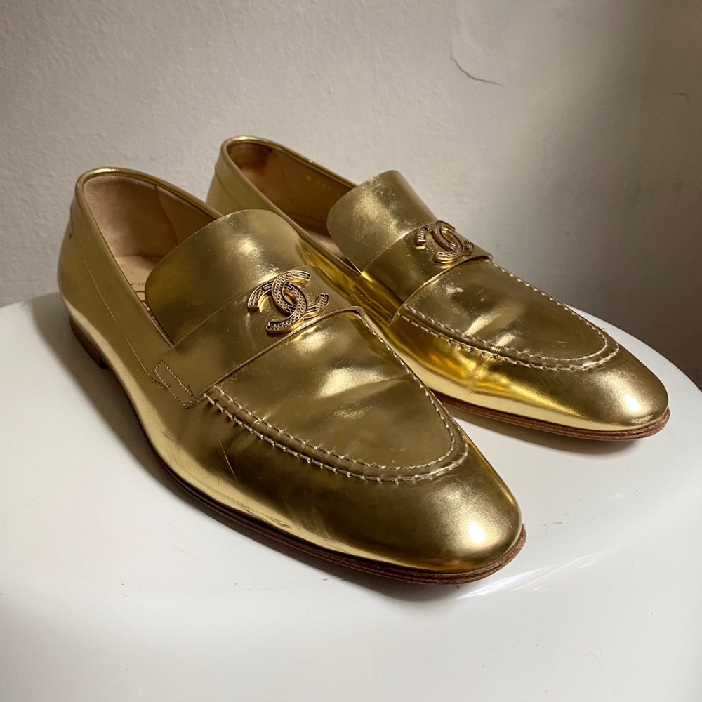 CHANEL Gold Leather Loafers EU41 US 7 1/2